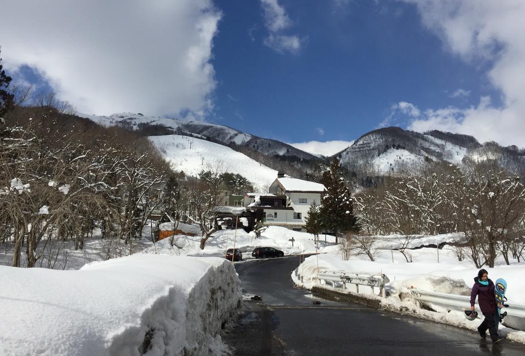 Hakuba Landmark Happo Lodge Экстерьер фото